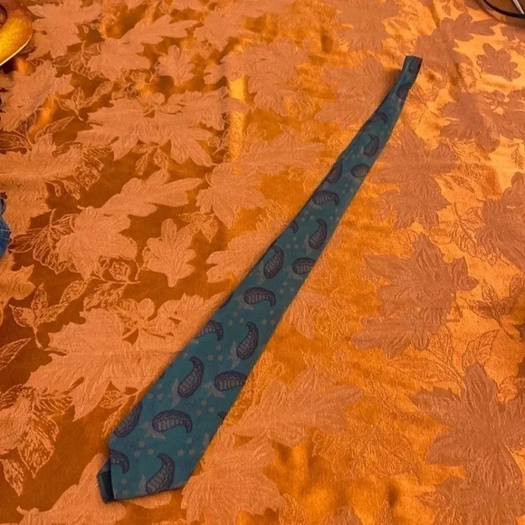 Valentino Vintage Dark Green Paisley 100% Silk Tie - Picture 2 of 6